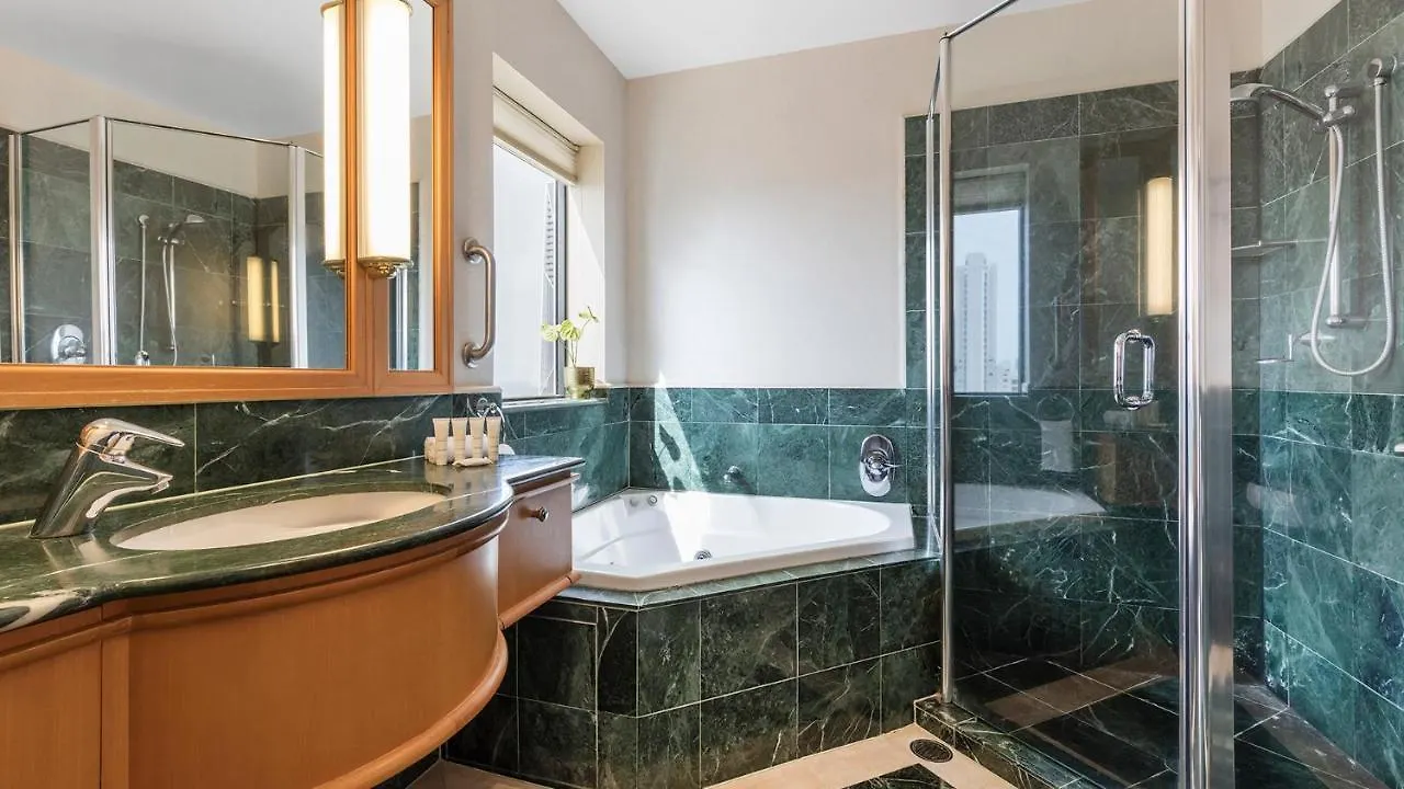Oaks Gold Coast Hotel 4*,
